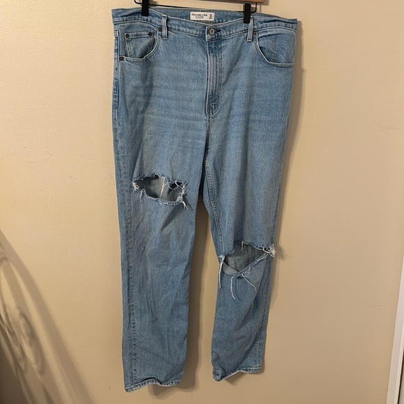 Abercrombie & Fitch The 90's Straight Ultra High Rise Plus Size Jeans - Picture 1 of 9